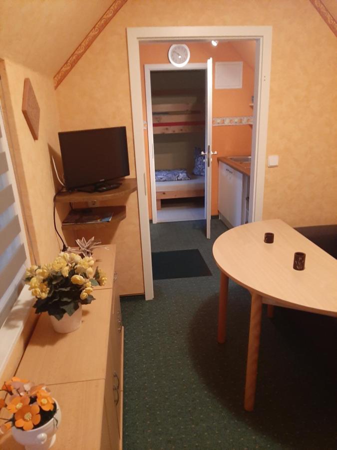 Ferienunterkuenfte Wesenberg Apartamento Exterior foto